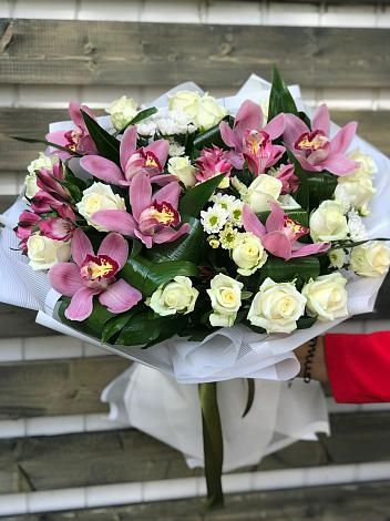 Букет цветов из: Розы и Хризантемы в Любиме