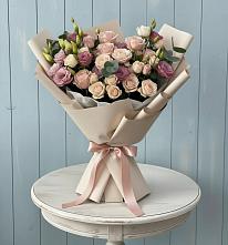 Букет цветов из:  Розы и Лизиантусы в Любиме