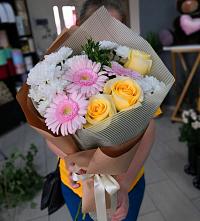 Букет цветов из:  Герберы, Розы и Хризантемы в Любиме
