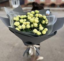 Букет Белые кустовые розы Солинеро в Любиме