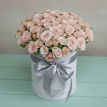 Цветочная композиция из Розы в шляпной коробке в Любиме