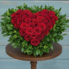 Цветочная композиция из Розы в виде сердца в Любиме