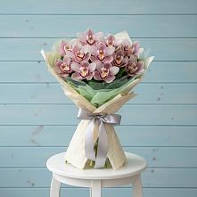 Букет цветов из:  Орхидеи и Розы #REPLACE_PRED# Любиме