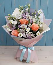 Букет цветов из:  Лизиантусы, Розы, Альстромерии и Гипсофила в Любиме