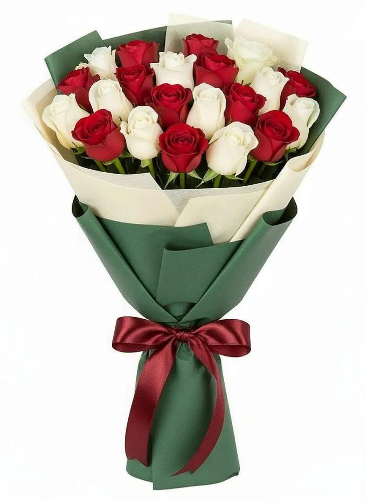 Букет Микс из красных и белых роз в Любиме