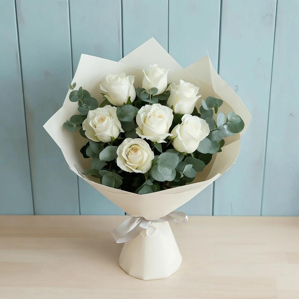Букет Белые розы в Эвкалипте в Любиме