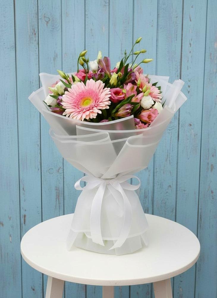 Букет цветов из: Герберы, Альстромерии и Лизиантусы в Любиме