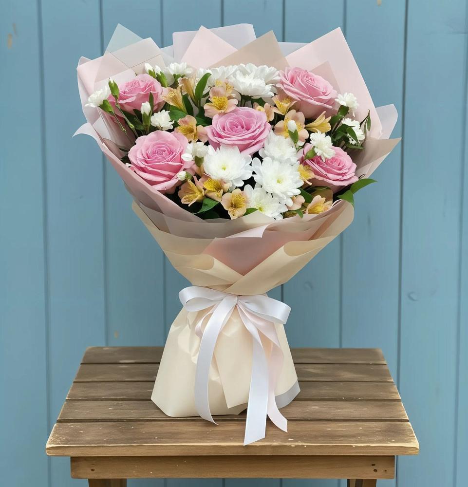 Букет цветов из: Гвоздики, Орхидеи и Розы в Любиме