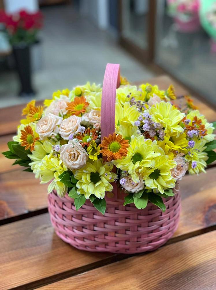 Цветочная композиция из Хризантемы и Розы в корзине в Любиме