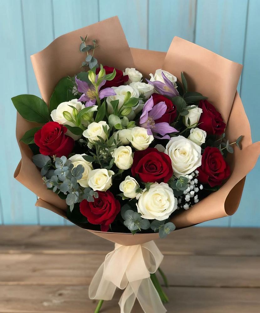 Букет цветов из: Розы и Альстромерии в Любиме