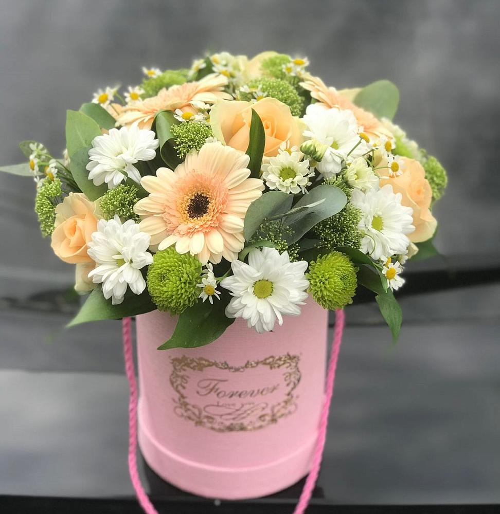 Цветочная композиция из Розы, Герберы и Хризантемы в шляпной коробке в Любиме