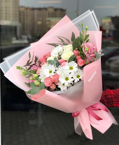 Букет цветов из: Розы, Лизиантусы и Хризантемы в Любиме
