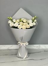 Букет цветов из:  Розы и Лизиантусы в Любиме